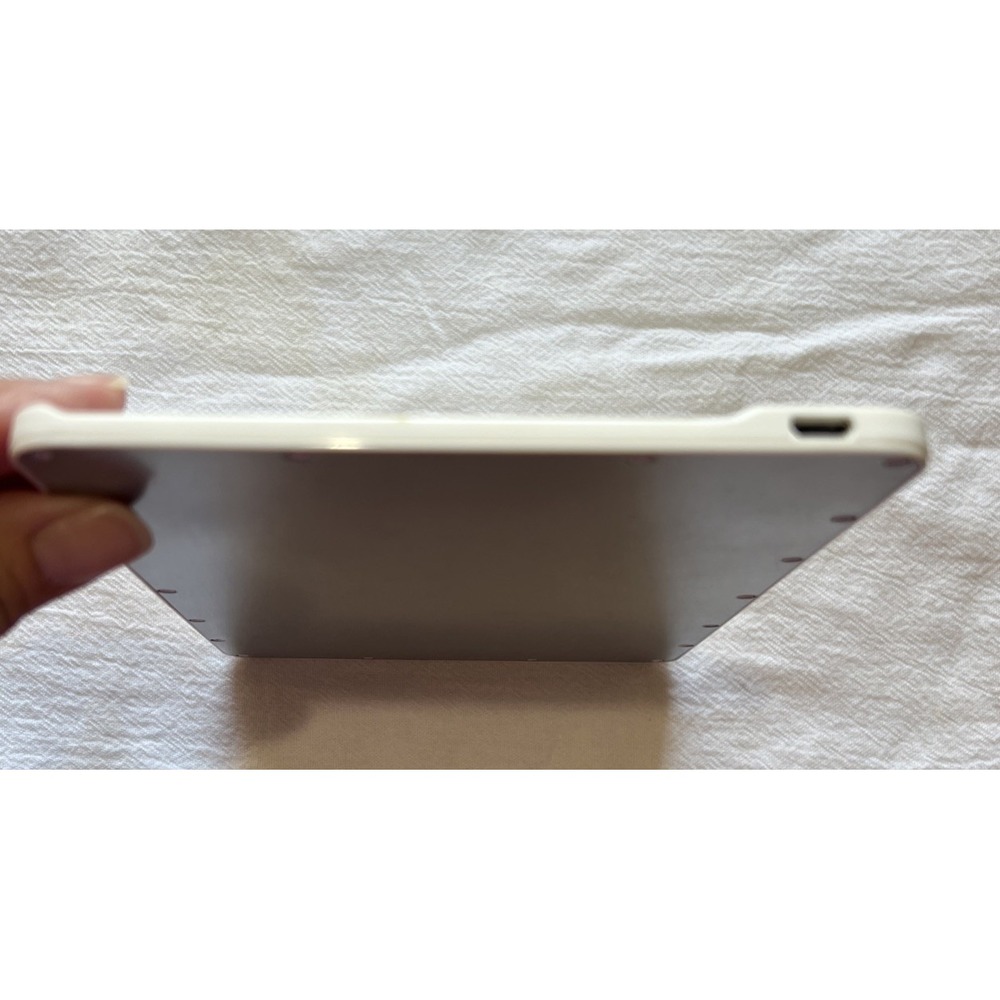 White Wireless Mini Keyboard Bluetooth - Android or IOS - Picture 4 of 5